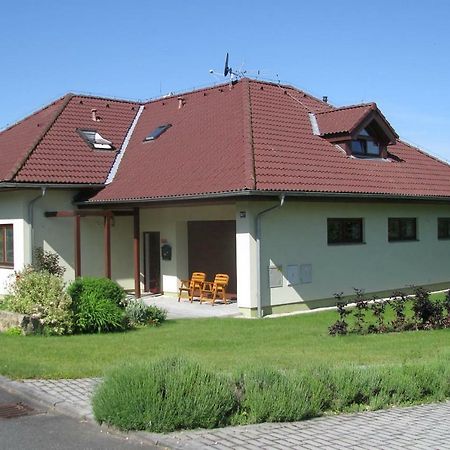 Obora 827 Nova Bystrice Villa Buitenkant foto