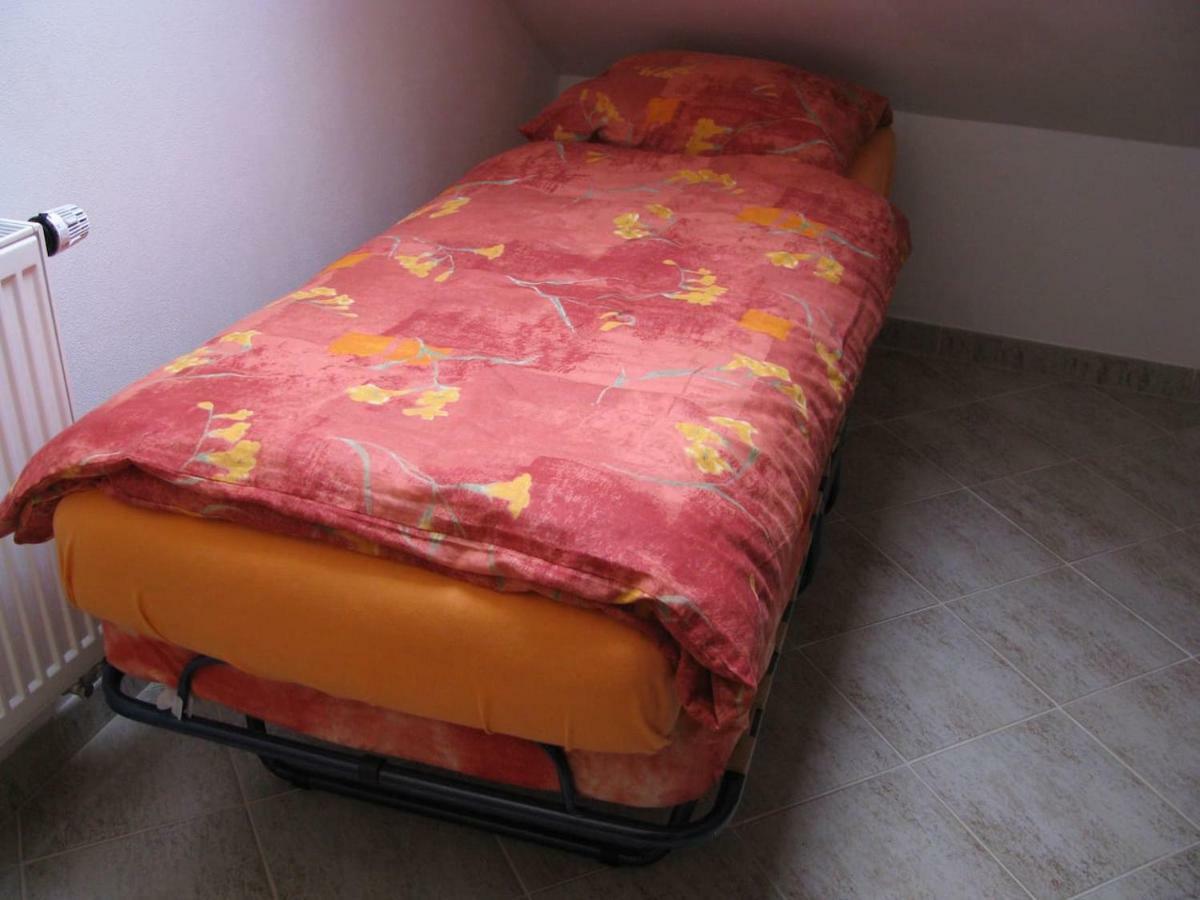 Obora 827 Nova Bystrice Villa Buitenkant foto