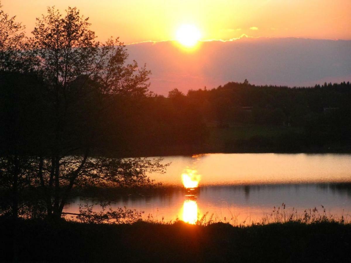 Obora 827 Nova Bystrice Villa Buitenkant foto