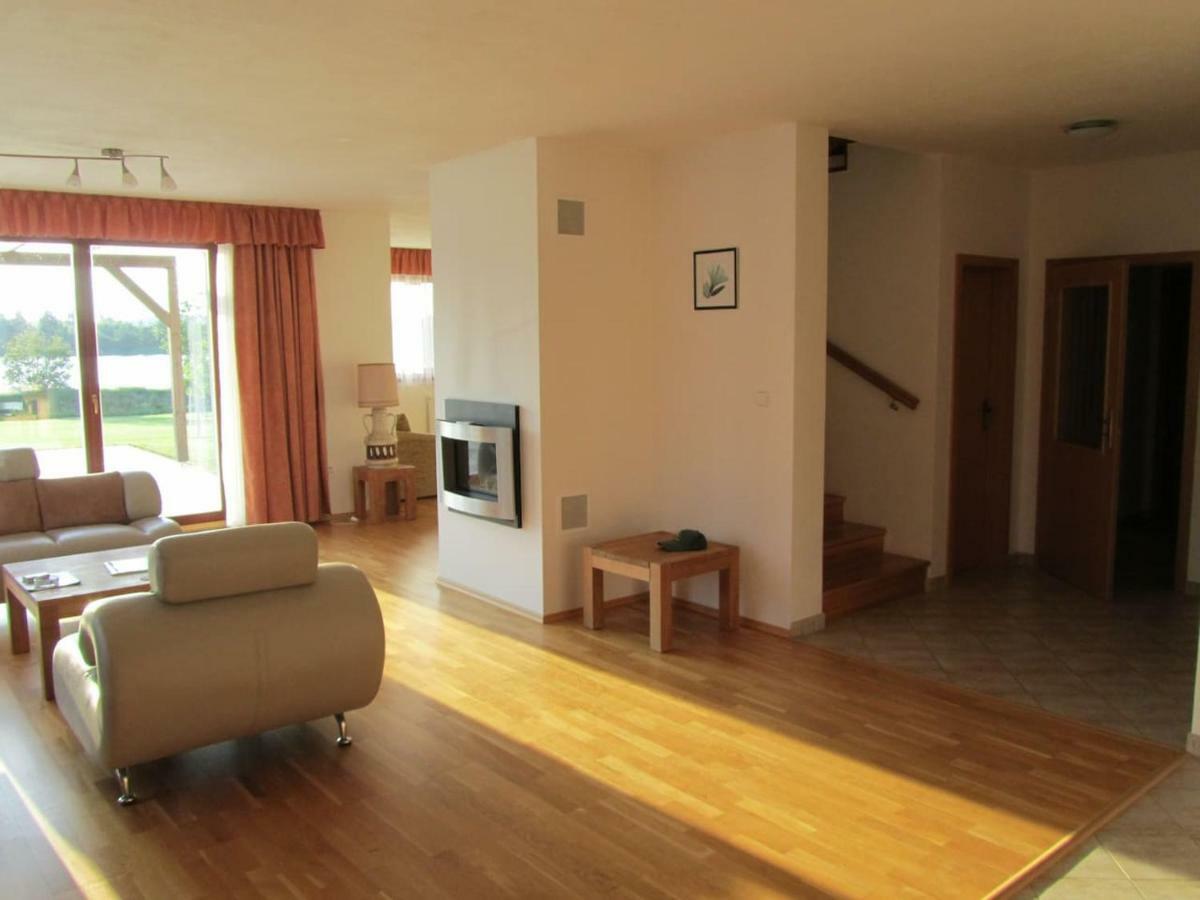 Obora 827 Nova Bystrice Villa Buitenkant foto